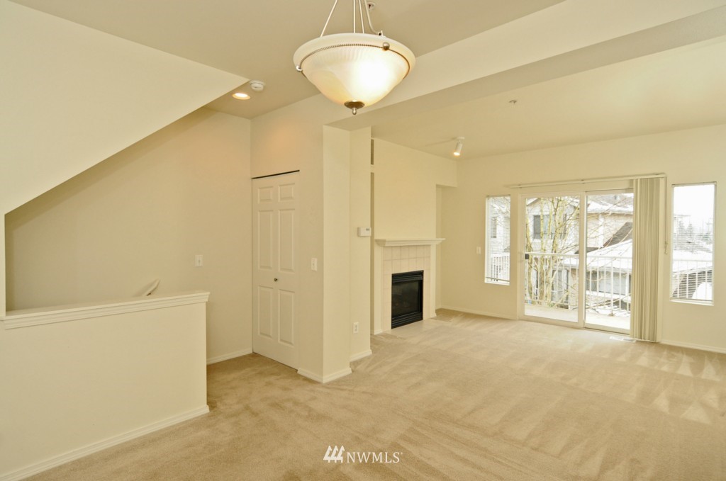 16233 118th Lane Northeast Bothell, WA 98011 - Photo 3 of 15 Gallery Image 3