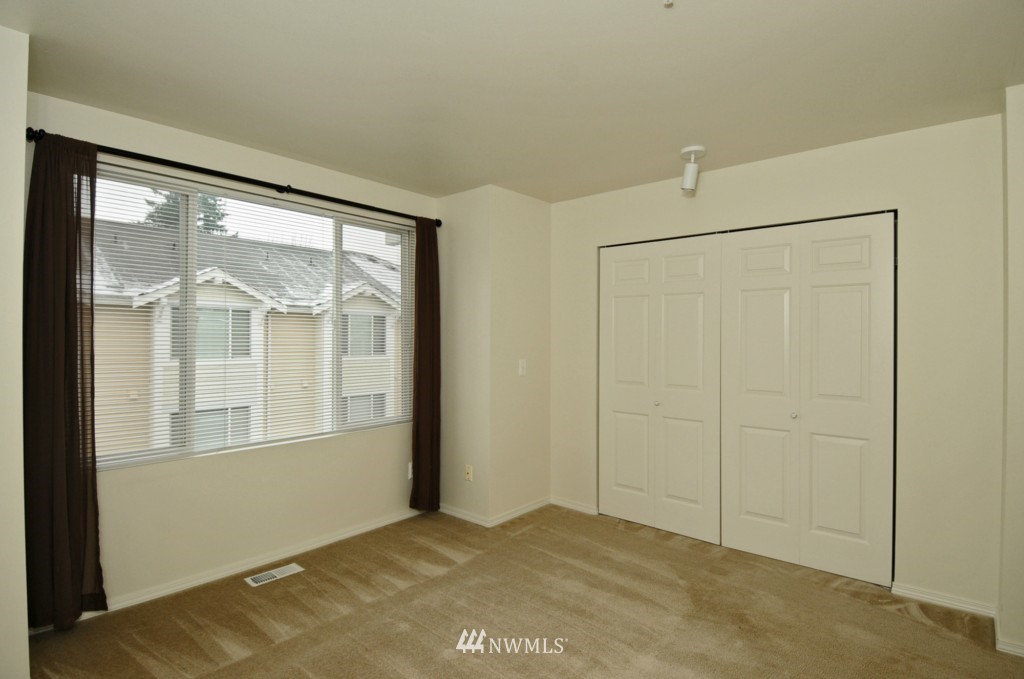 16233 118th Lane Northeast Bothell, WA 98011 - Photo 8 of 15 Gallery Image 8