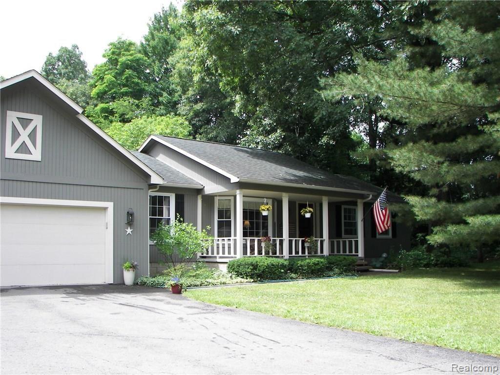 5638 Crooked Lake Road Howell, MI 48843 - Photo 2 of 28 100_6255.JPG