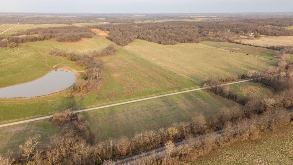 3043 East Zodiac Road Bronaugh, MO 64728 - Photo 6 of 37