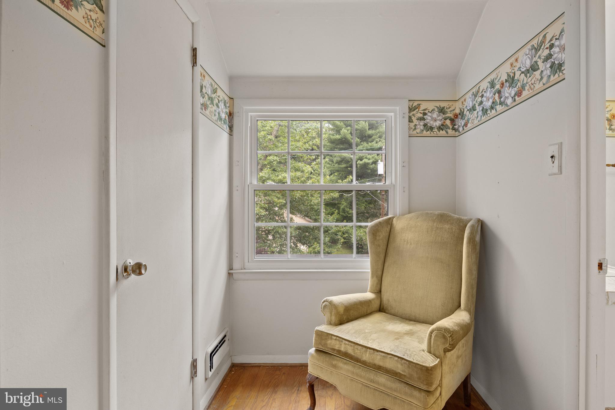 195 Pearl Croft Road Cherry Hill, NJ 08034 - Photo 25 of 38 a living room with furniture and a window