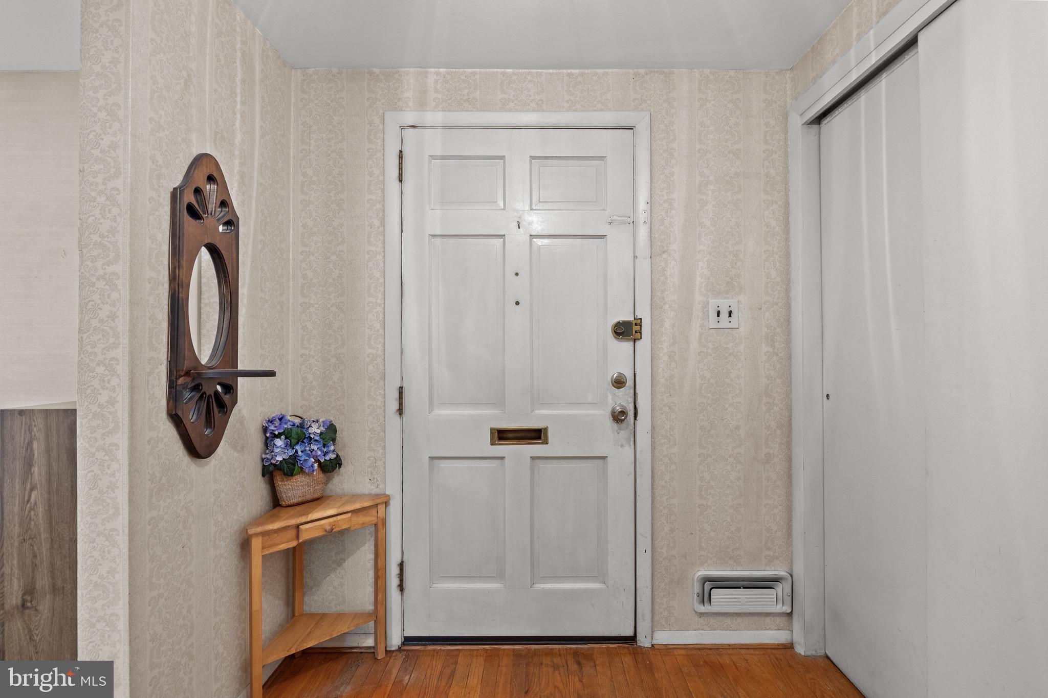 195 Pearl Croft Road Cherry Hill, NJ 08034 - Photo 4 of 38 an entryway with wooden floor