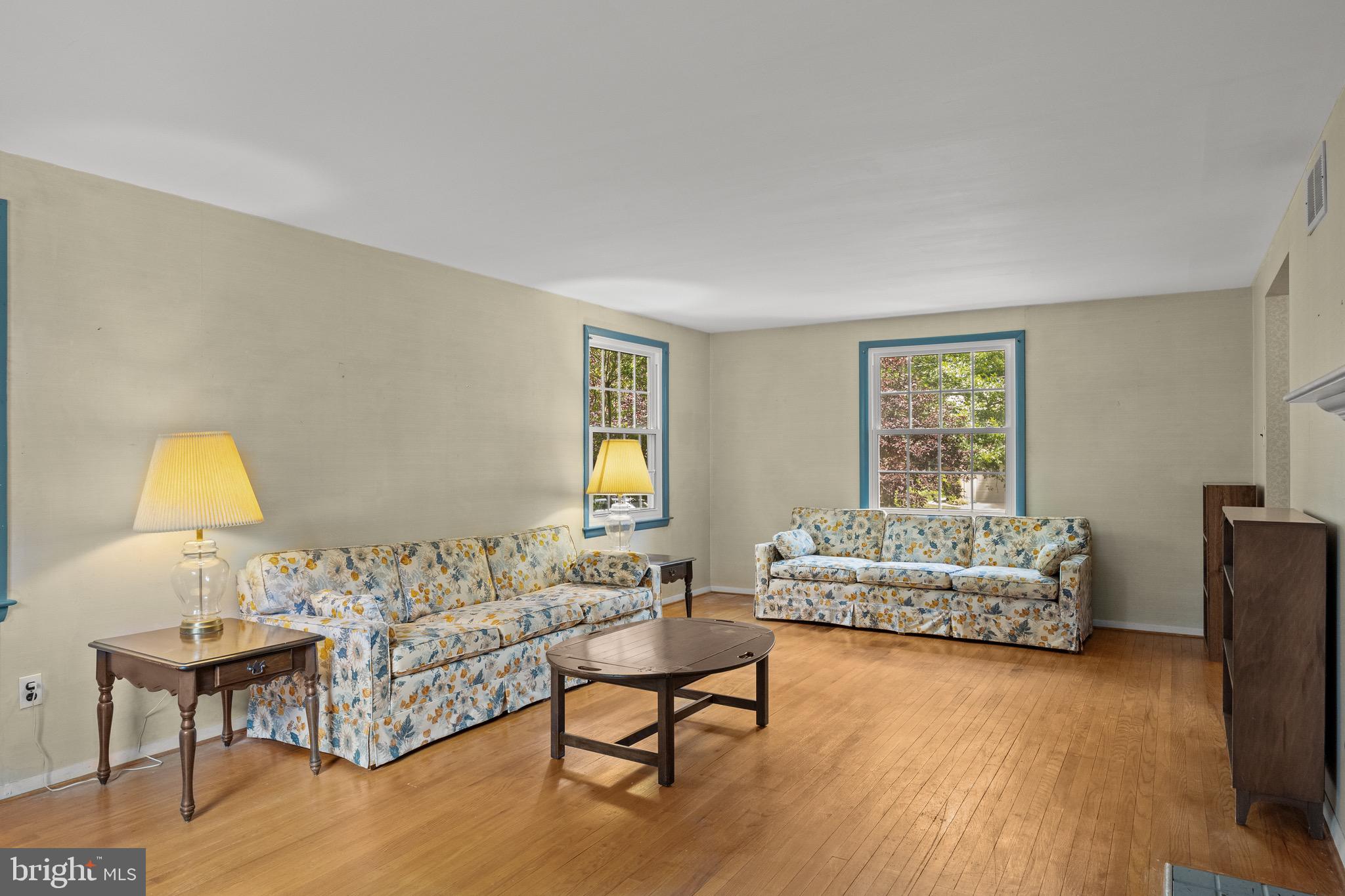 195 Pearl Croft Road Cherry Hill, NJ 08034 - Photo 7 of 38 a living room with furniture and a wooden floor
