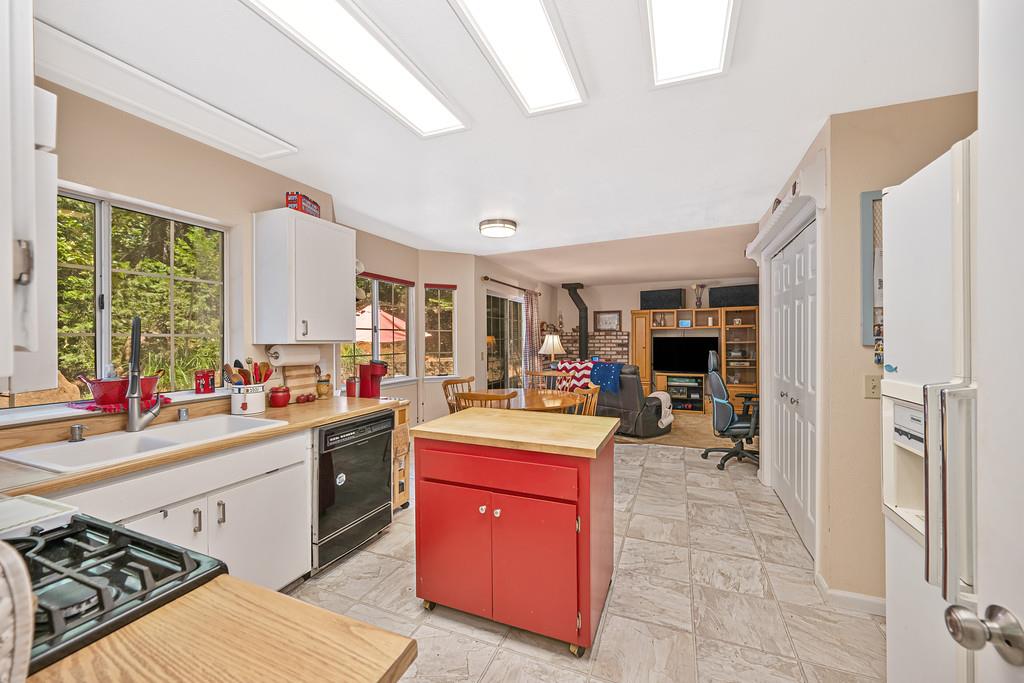 2585 Crystal Springs Road Camino, CA 95709 - Photo 40 of 89