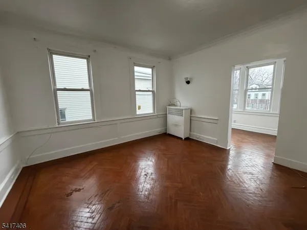 $2,850 | 205 Chancellor Avenue, Unit 2, Newark, NJ 07112