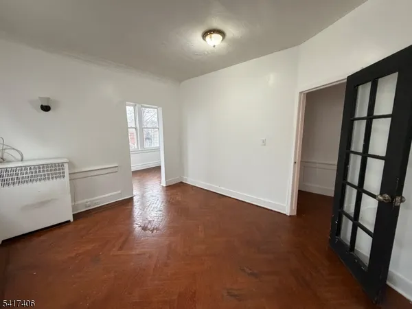 $2,850 | 205 Chancellor Avenue, Unit 2, Newark, NJ 07112