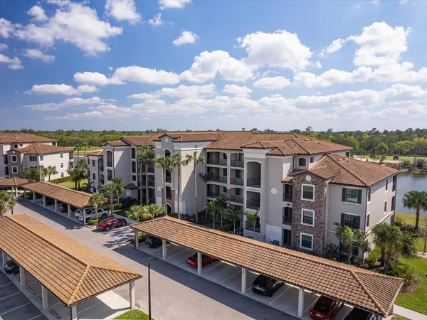 $2,150 | 16804 Vardon Terrace, Unit 306, Bradenton, FL 34211
