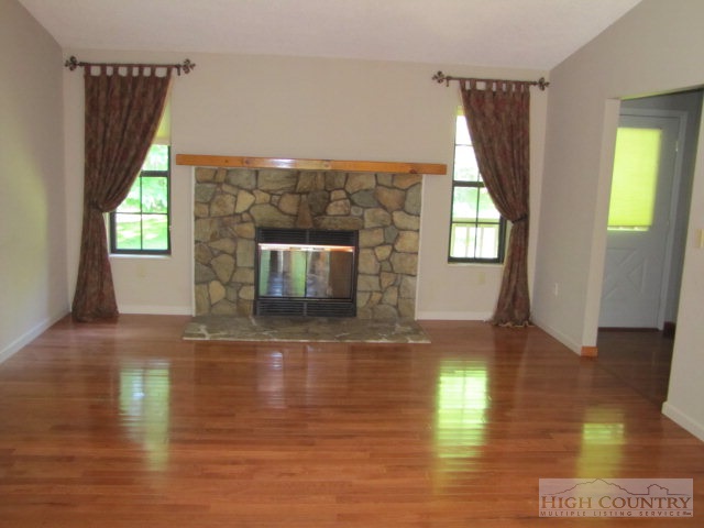 8353 Hemlock Ridge Road Blowing Rock, NC 28605 - Photo 5 of 11 Gallery Image 5
