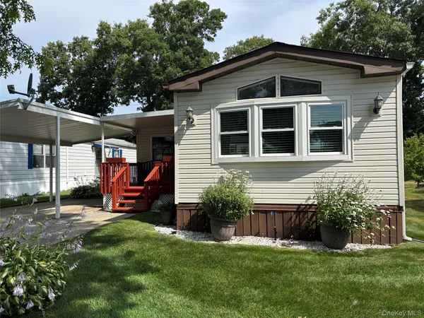 $239,999 | 1661 Old Country Road, Unit 233, Riverhead, NY 11901