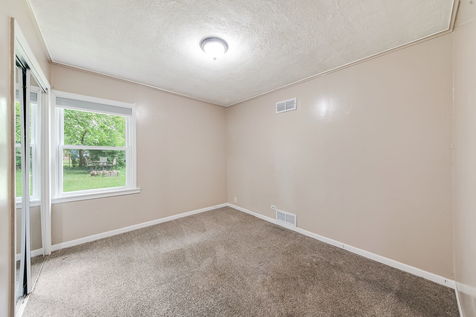 132 North Pleasant Road Lake Zurich, IL 60047 - Photo 8 of 12