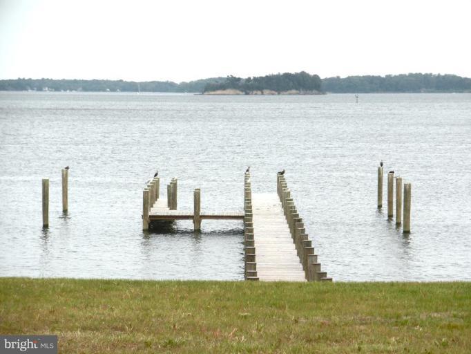535 Broadwater Road Arnold, MD 21012 - Photo 5 of 11 Private Pier Deep Water Slips