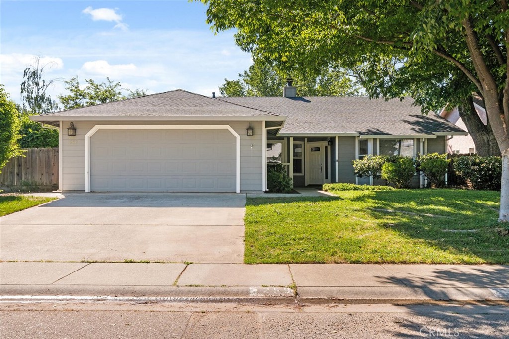 259 Picholine Way Chico, CA 95928 - Photo 11 of 38 front view of house with a yard