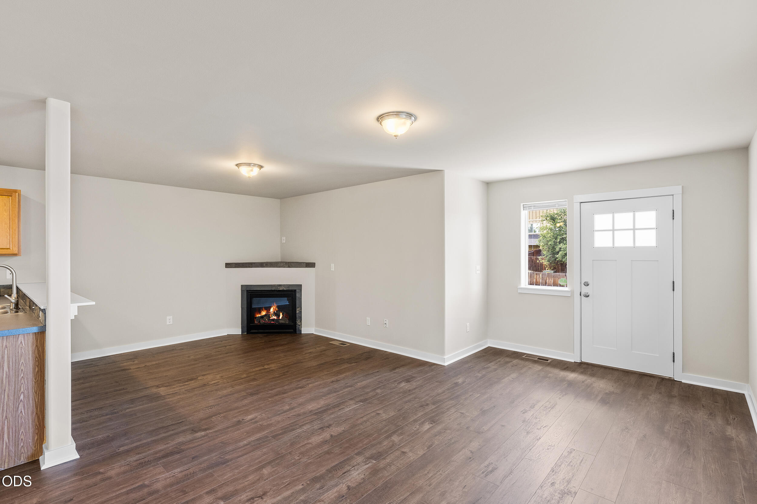1214 Southwest 27th Street Redmond, OR 97756 - Photo 7 of 35