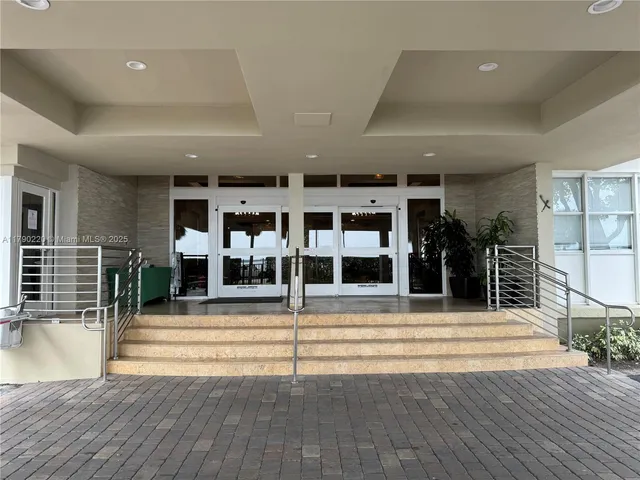 $360,000 | 1420 Brickell Bay Drive, Unit 103A1, Miami, FL 33131