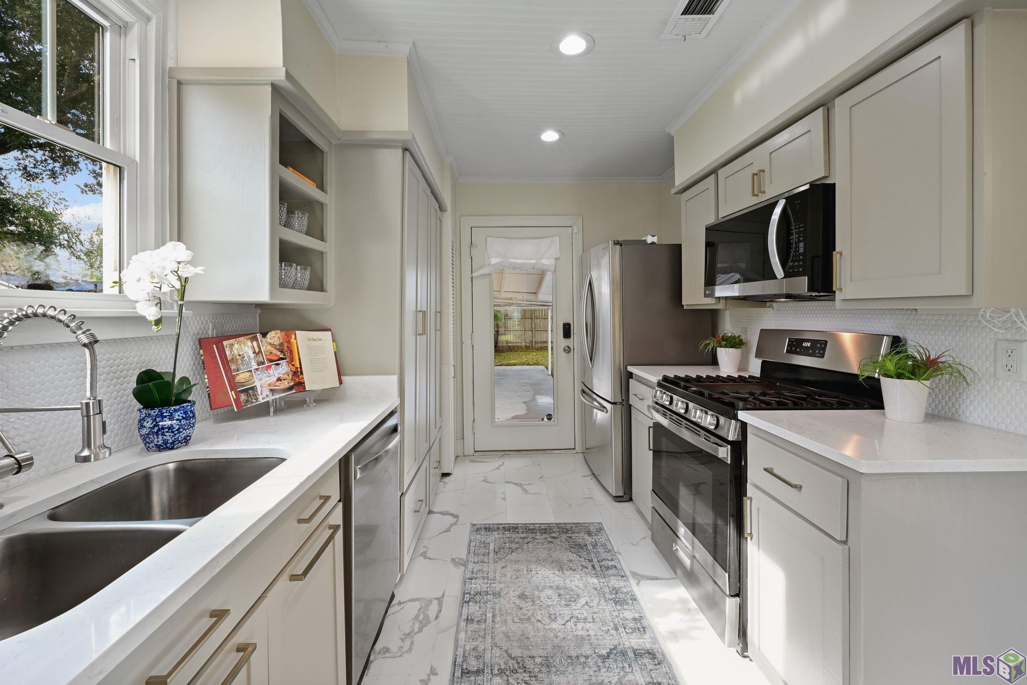 1451 Aberdeen Avenue Baton Rouge, LA 70808 - Photo 6 of 14