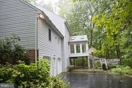 Exterior (Rear)