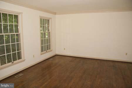 14406 Katie Road Phoenix, MD 21131 - Photo 11 of 15 Living Room