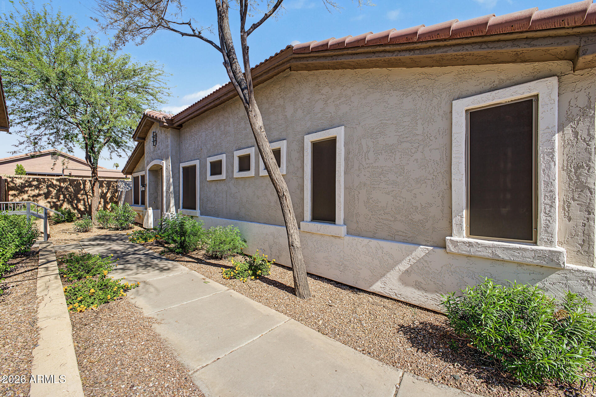 1024 East Frye Road, Unit 1031 Phoenix, AZ 85048 - Photo 2 of 36 02-Frye