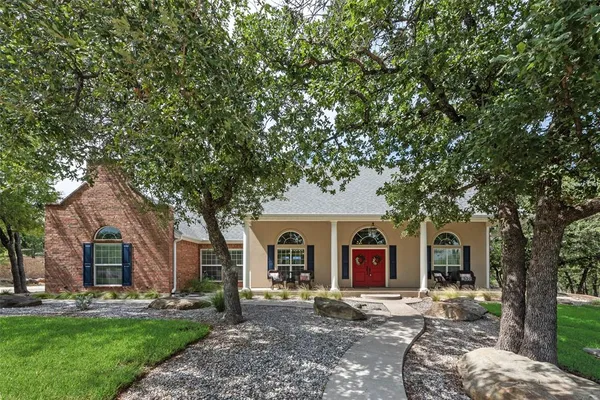 $825,000 | 120 Cote D Azur, Chico, TX 76431