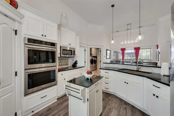 $825,000 | 120 Cote D Azur, Chico, TX 76431