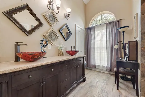 $825,000 | 120 Cote D Azur, Chico, TX 76431
