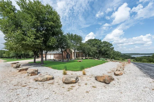 $850,000 | 120 Cote D Azur, Chico, TX 76431