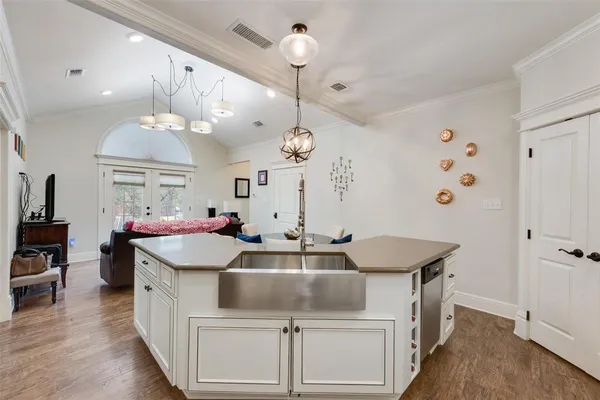 $825,000 | 120 Cote D Azur, Chico, TX 76431