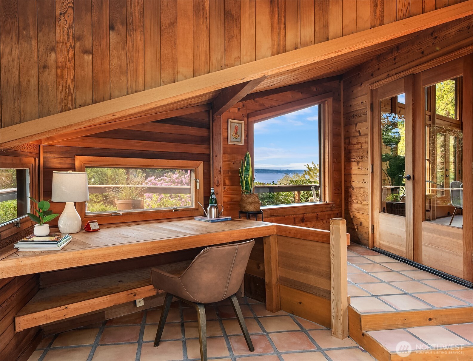 6320 Southwest Luana Beach Road Vashon, WA 98070 - Photo 12 of 37 Gallery Image 12