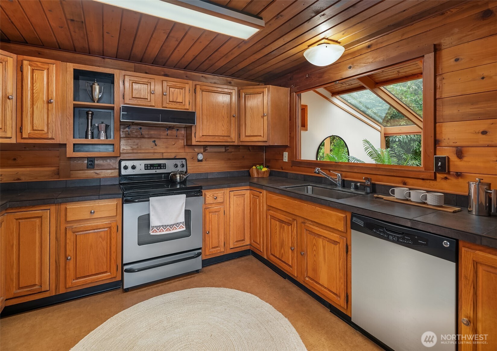 6320 Southwest Luana Beach Road Vashon, WA 98070 - Photo 13 of 37 Gallery Image 13