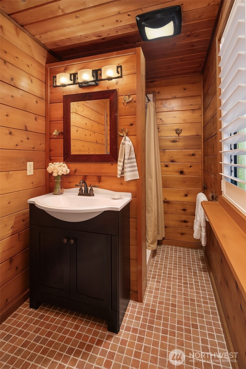 6320 Southwest Luana Beach Road Vashon, WA 98070 - Photo 18 of 37 Gallery Image 18