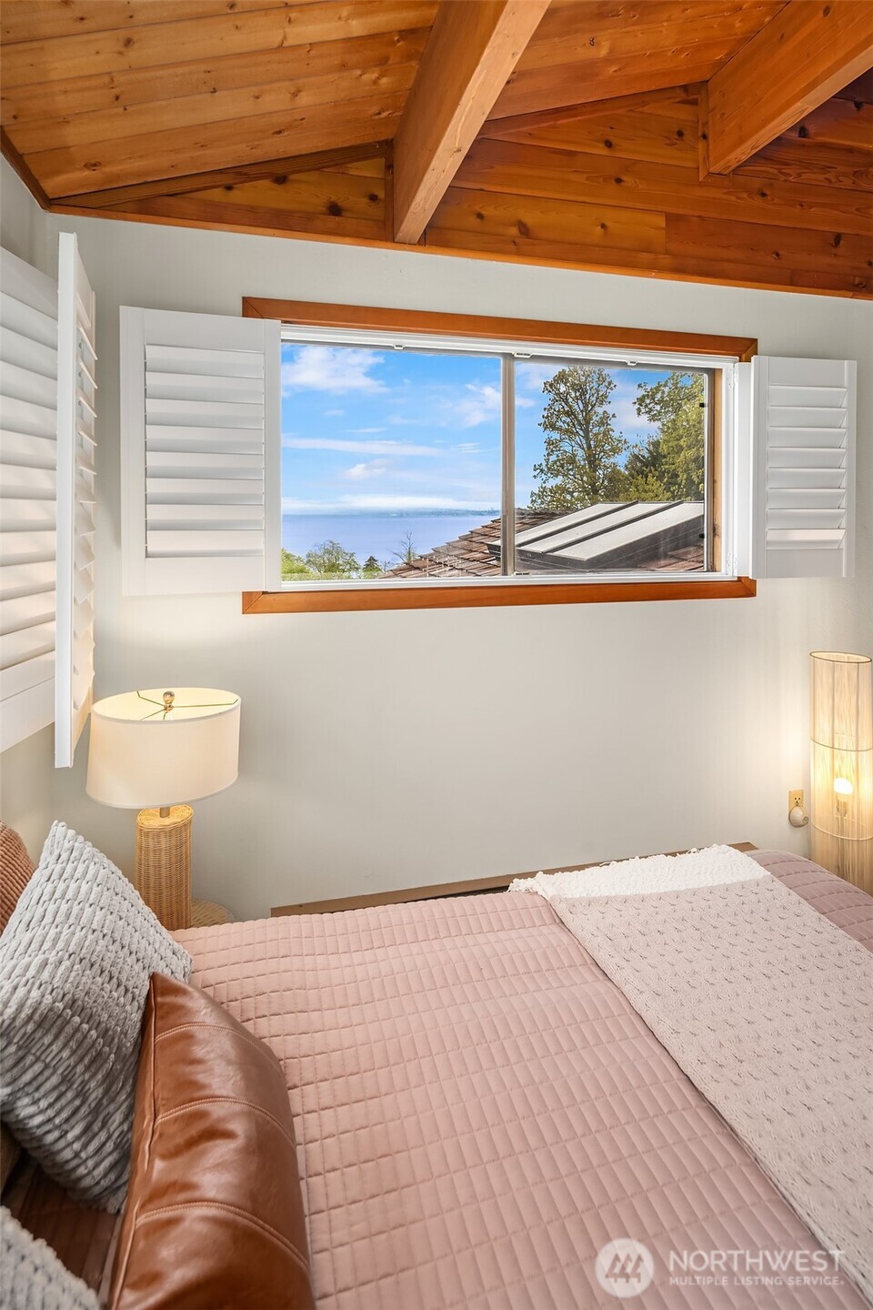 6320 Southwest Luana Beach Road Vashon, WA 98070 - Photo 20 of 37 Gallery Image 20