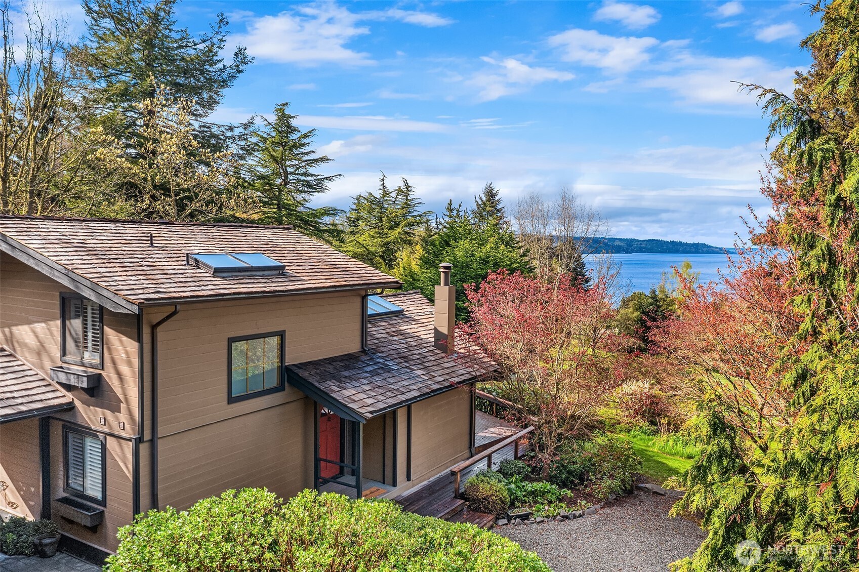 6320 Southwest Luana Beach Road Vashon, WA 98070 - Photo 2 of 37 Gallery Image 2