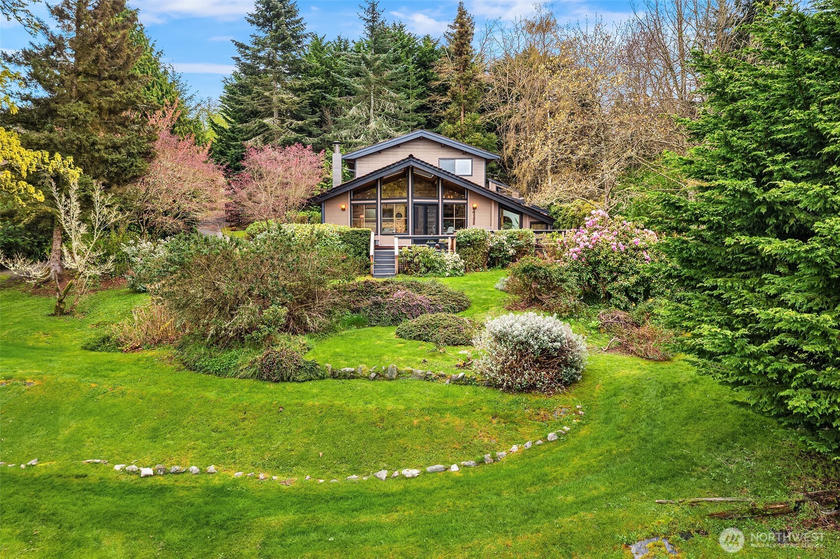 6320 Southwest Luana Beach Road Vashon, WA 98070 - Photo 32 of 37 Gallery Image 32