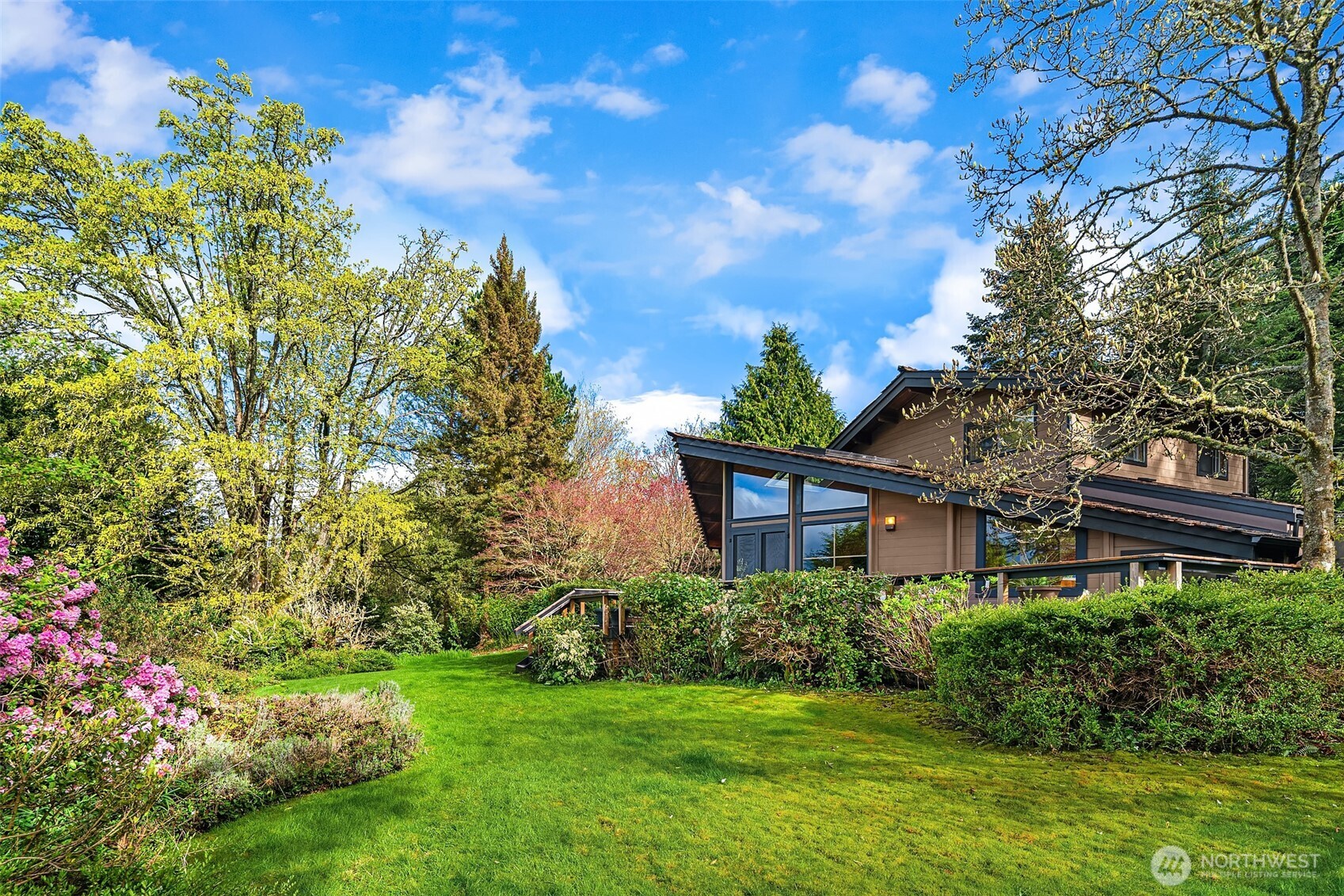 6320 Southwest Luana Beach Road Vashon, WA 98070 - Photo 33 of 37 Gallery Image 33