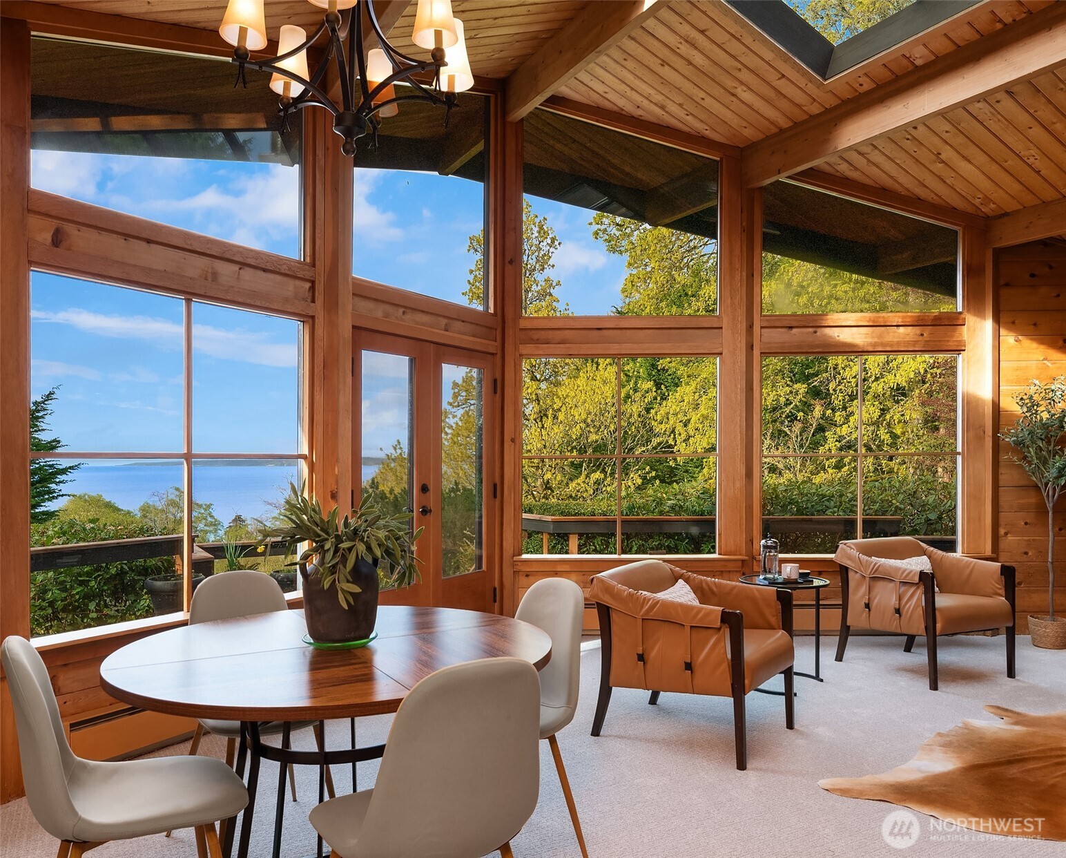 6320 Southwest Luana Beach Road Vashon, WA 98070 - Photo 6 of 37 Gallery Image 6