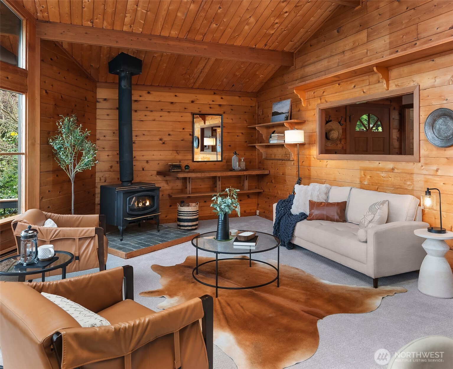 6320 Southwest Luana Beach Road Vashon, WA 98070 - Photo 9 of 37 Gallery Image 9
