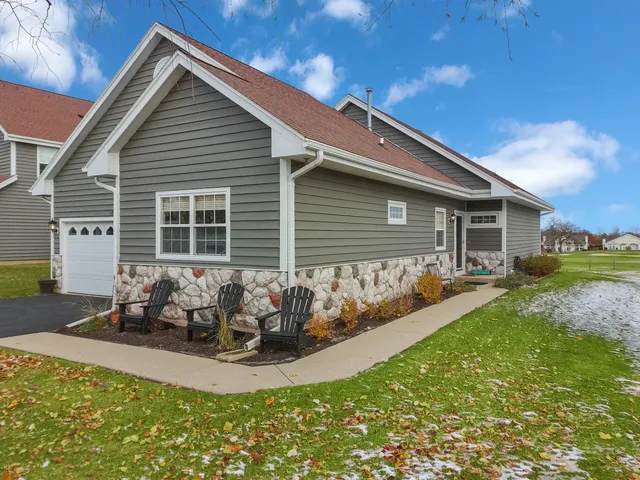 $625,000 | 1825 Golfview Drive, Unit 3505, Geneva, WI 53147