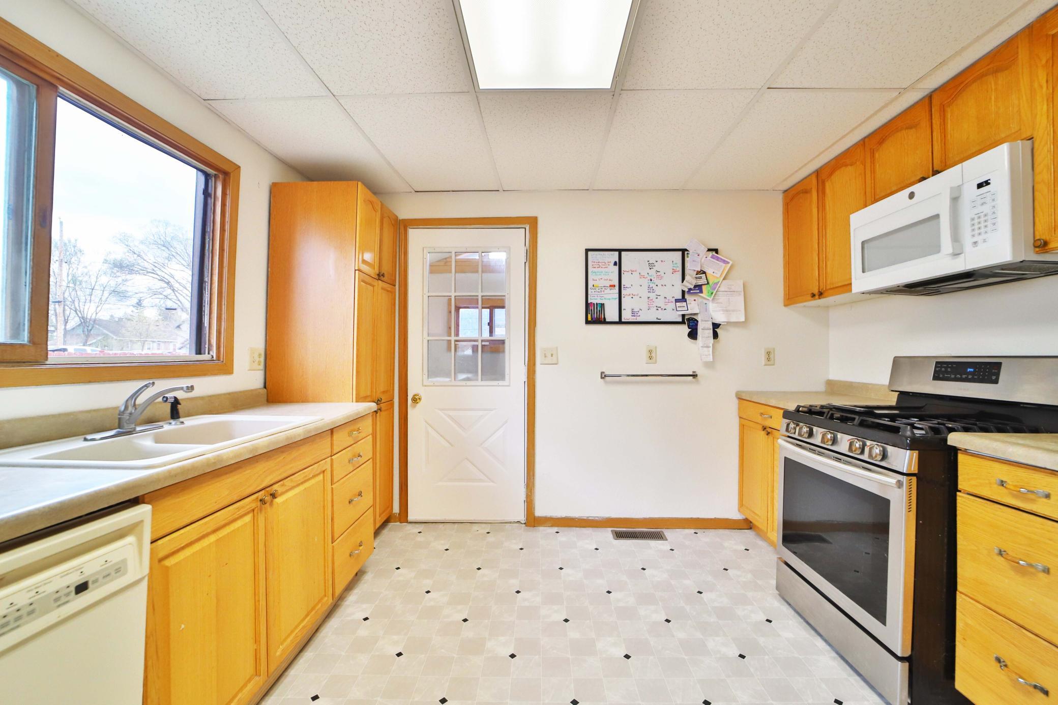 319 2nd Avenue Northeast Brainerd, MN 56401 - Photo 5 of 33