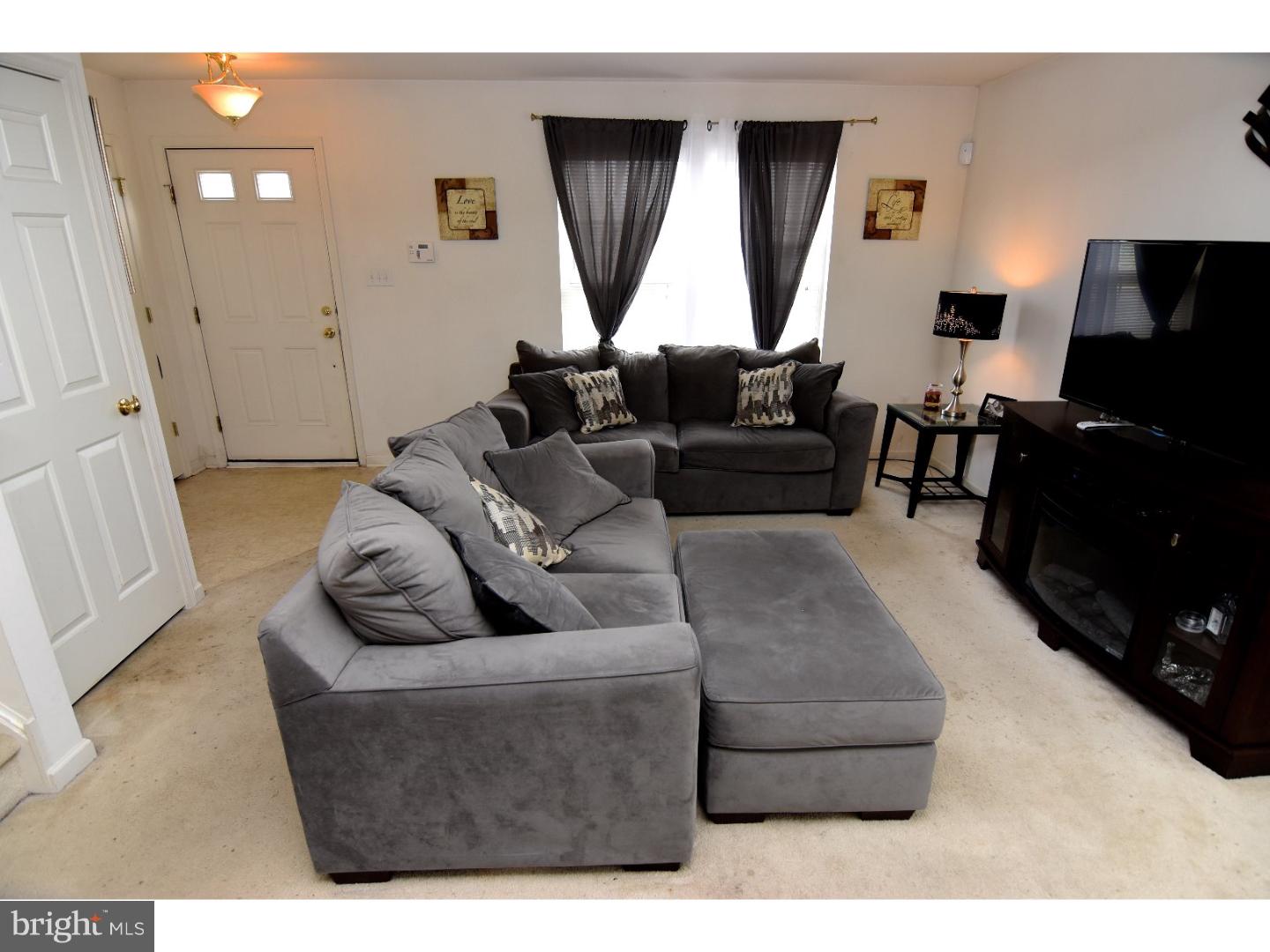 1401 Orchard View Road Reading, PA 19606 - Photo 6 of 25 Gallery Image 6