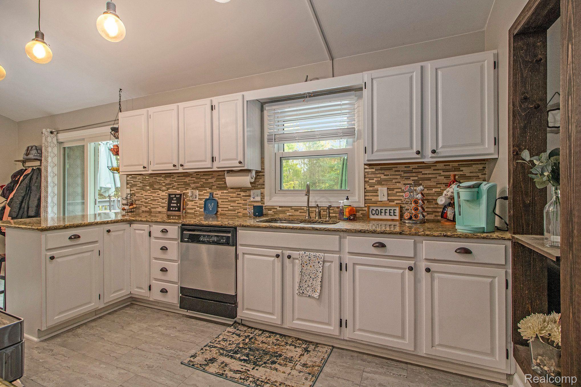 41595 Savage Road Belleville, MI 48111 - Photo 14 of 43 Gallery Image 14