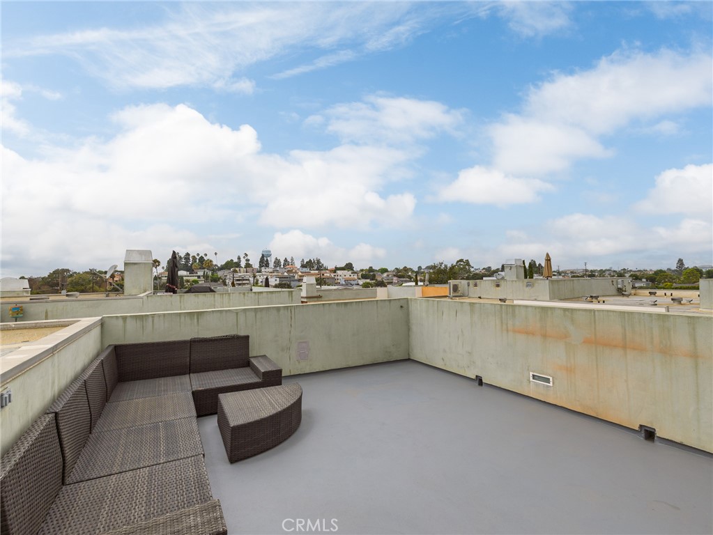 1225 East Grand Avenue, Unit B El Segundo, CA 90245 - Photo 19 of 21 a view of lake and city