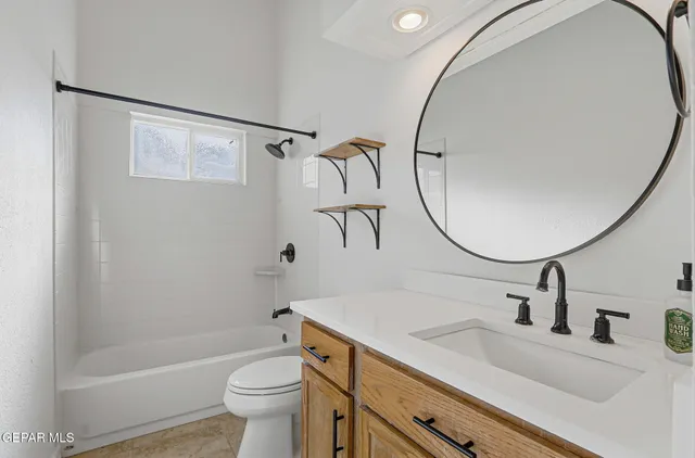 $350,000 | 232 Ave Mirador, Santa Teresa, NM 88008