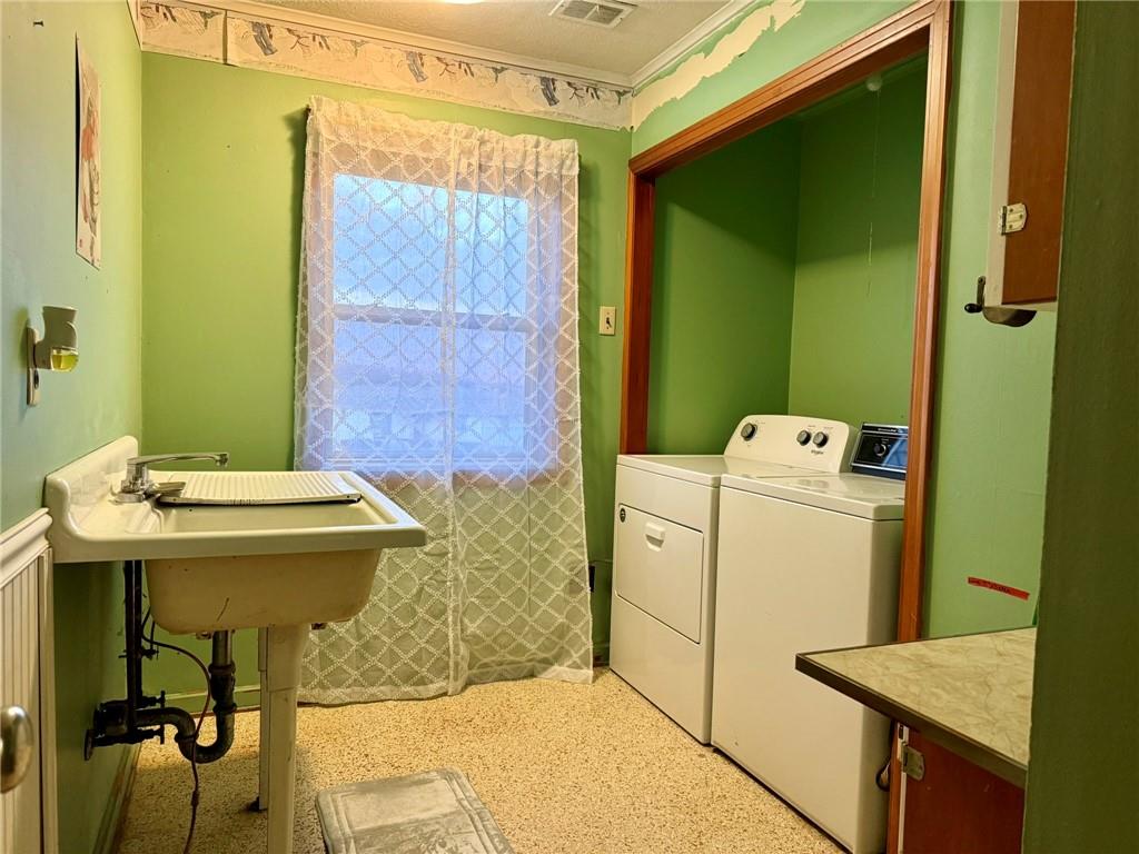 119 Pine Run Church Road Apollo, PA 15613 - Photo 13 of 20 a bathroom with a sink and mirror