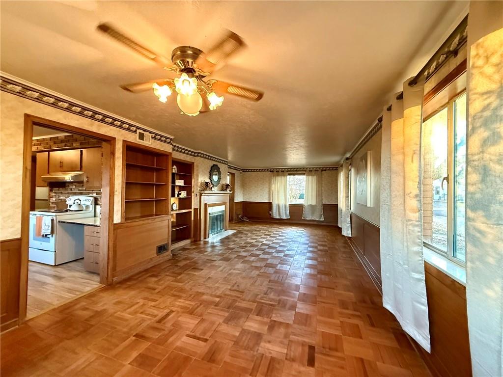 119 Pine Run Church Road Apollo, PA 15613 - Photo 5 of 20 a view of a hallway with a dining table & chairs