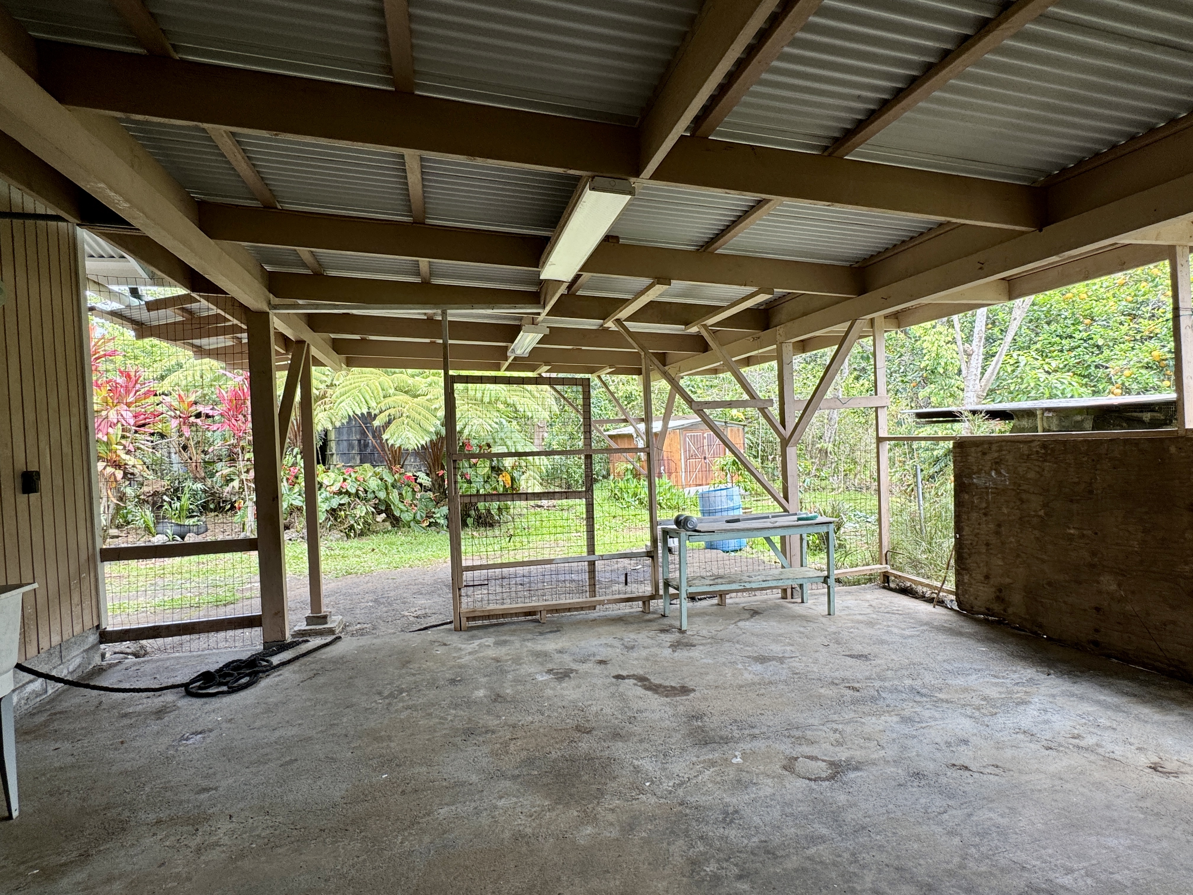 82-1226 Kinue Road Captain Cook, HI 96704 - Photo 17 of 28 a view of sitting area in a house