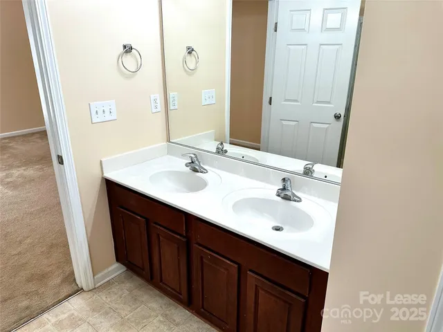 $1,995 | 7946 Mariners Pointe Circle, Denver, NC 28037