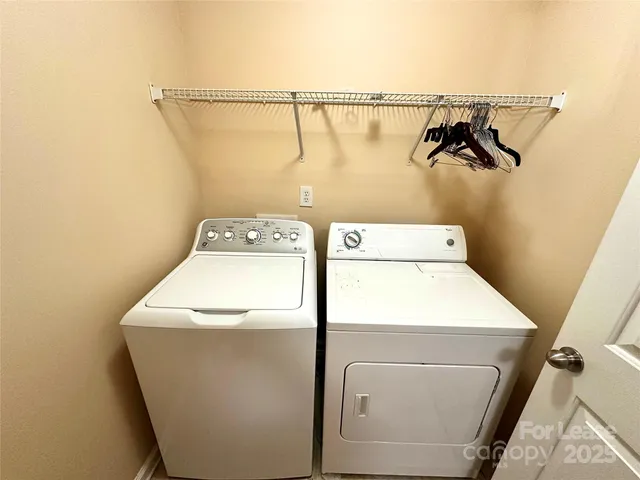 $1,995 | 7946 Mariners Pointe Circle, Denver, NC 28037