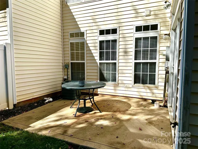 $1,995 | 7946 Mariners Pointe Circle, Denver, NC 28037