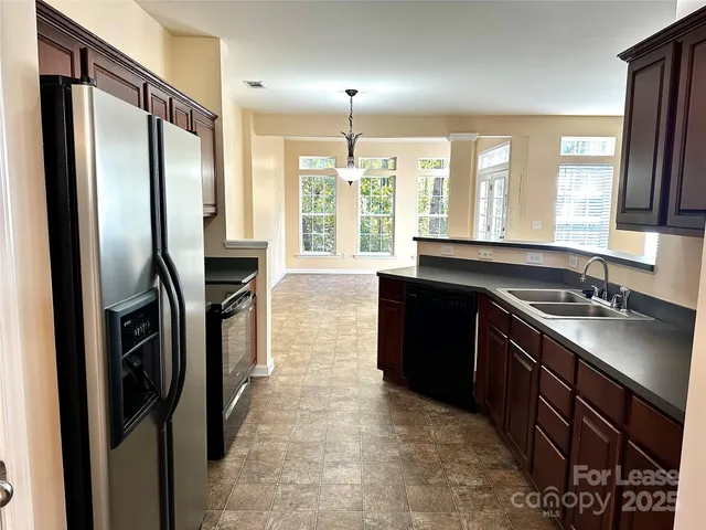 $1,995 | 7946 Mariners Pointe Circle, Denver, NC 28037