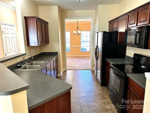 $1,995 | 7946 Mariners Pointe Circle, Denver, NC 28037